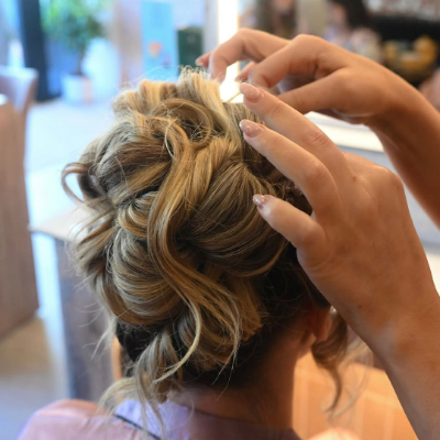 Party Nails & Party Pin-Up